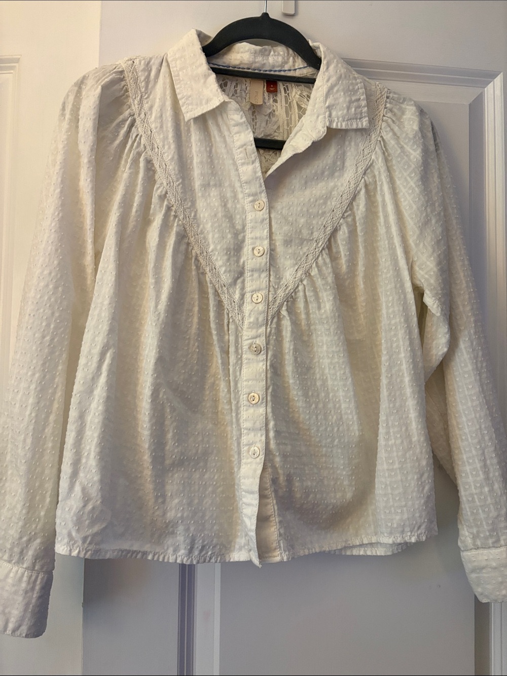 Pilcro Cream Button-Front Lace-Trim Blouse